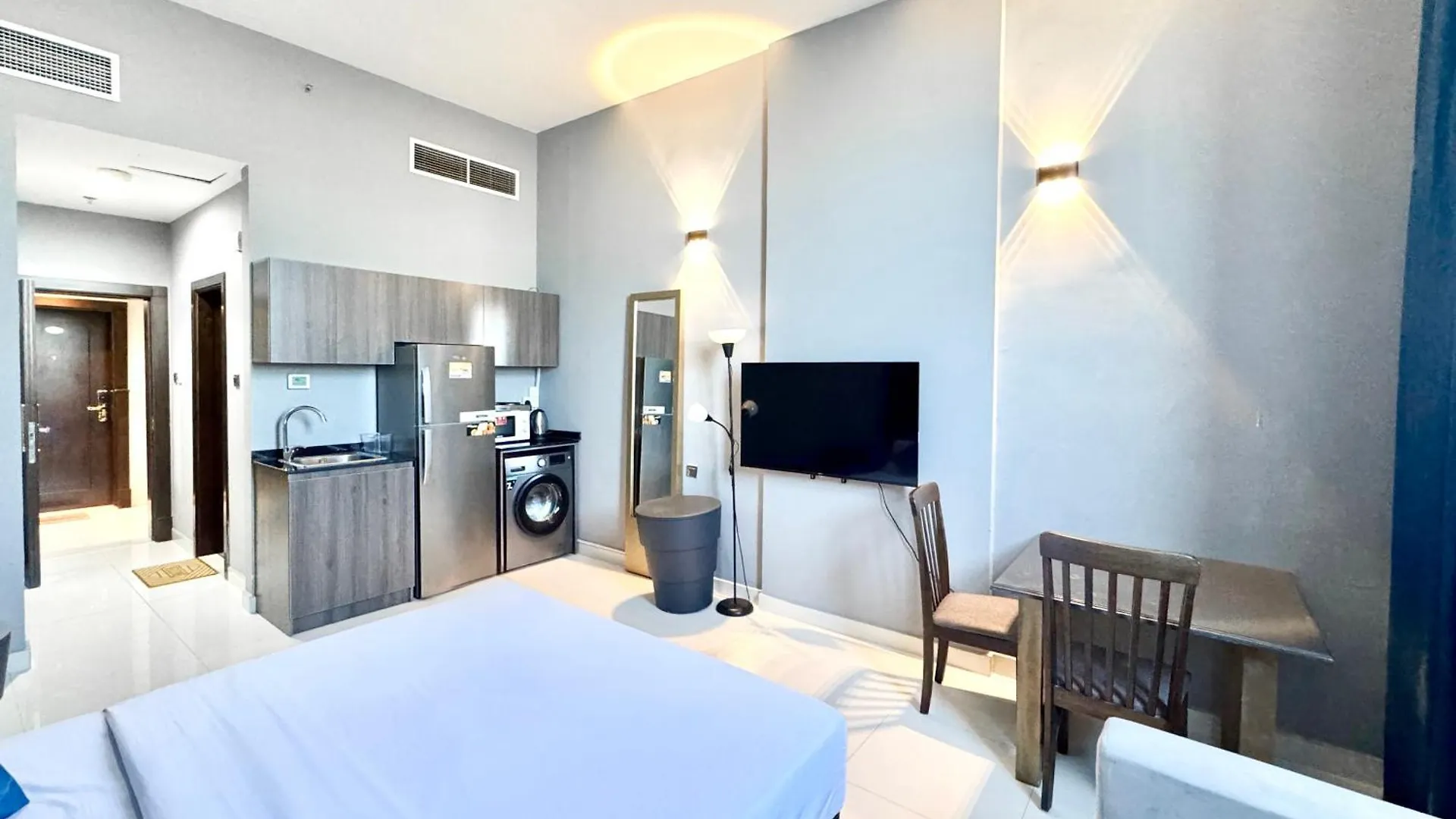 Al Manara Classic Lux Studio Dubai United Arab Emirates