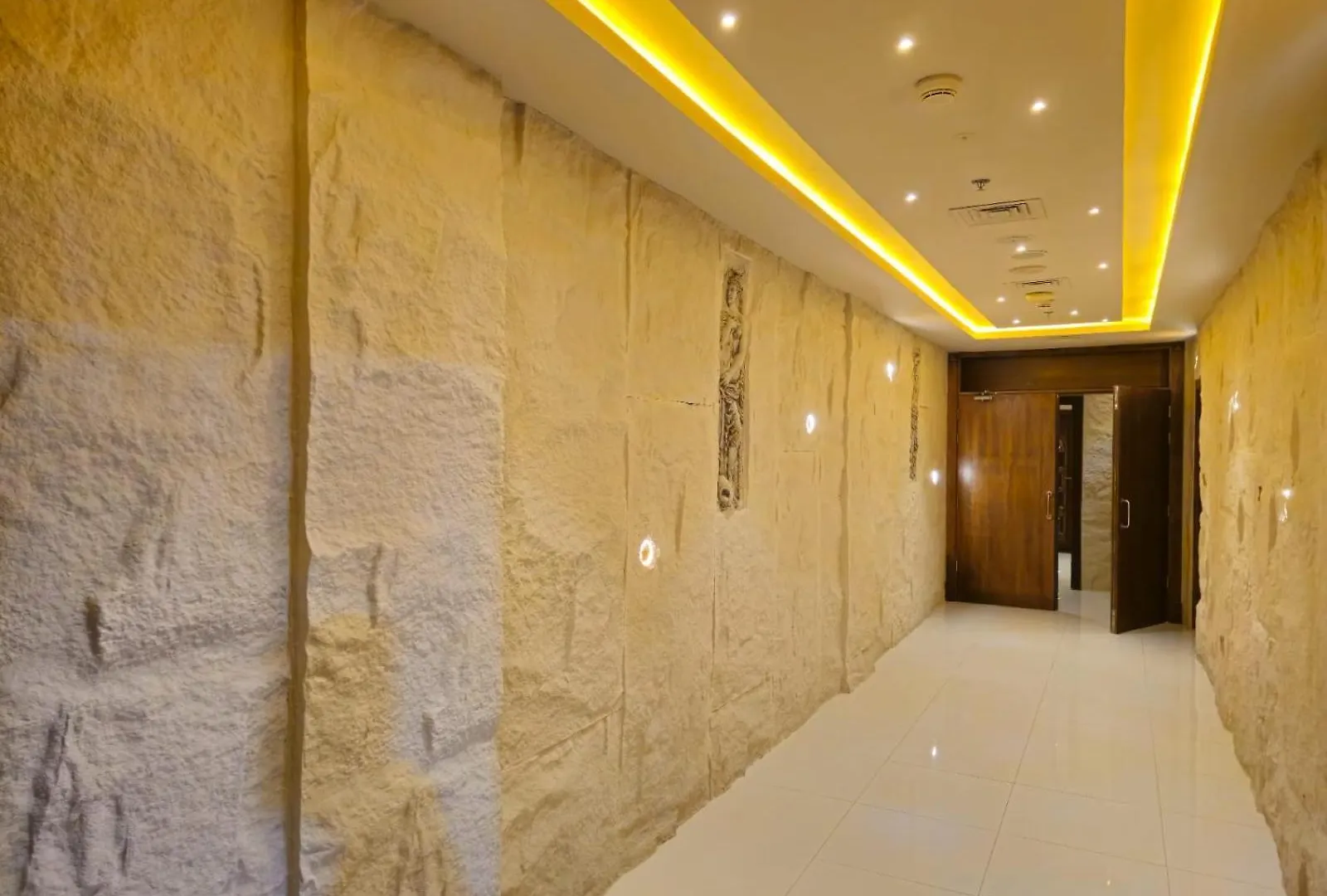 Al Manara Classic Lux Studio Dubai United Arab Emirates